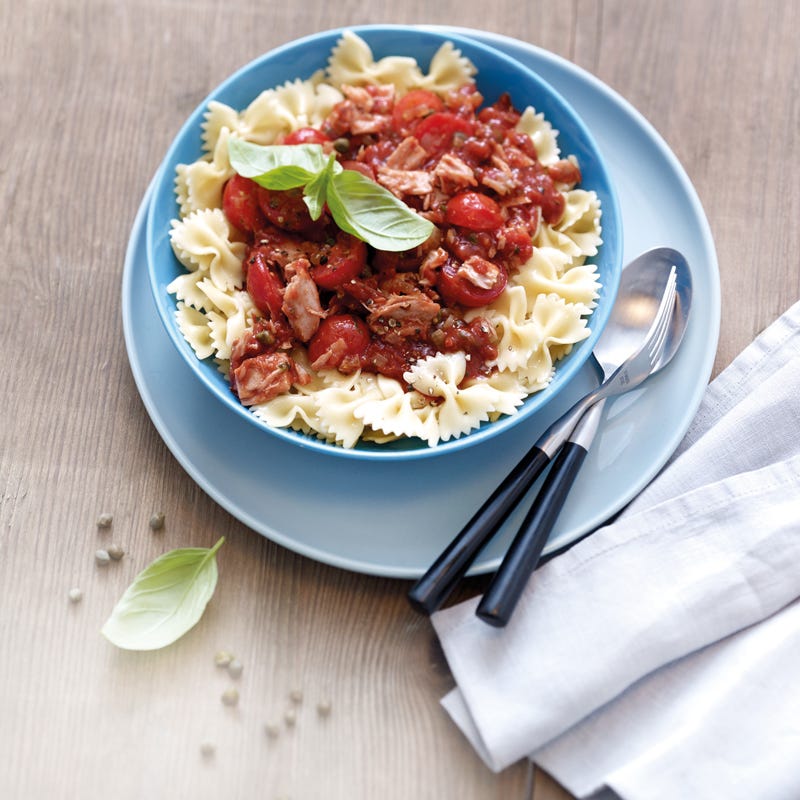 Pasta mit mediterraner Thunfisch-Tomaten-Sauce