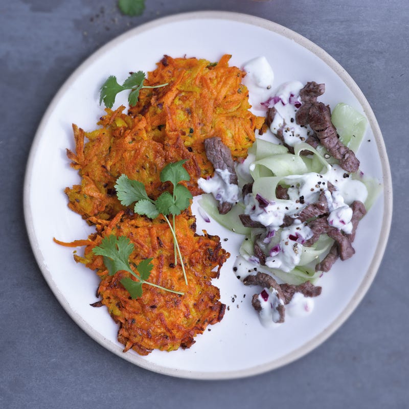 Süsskartoffelpuffer mit Rindsfiletsalat