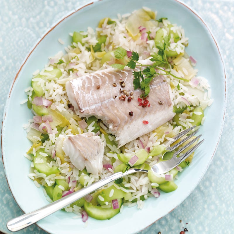 Gedünstetes Seelachsfilet mit Chicorée-Gurken-Gemüse