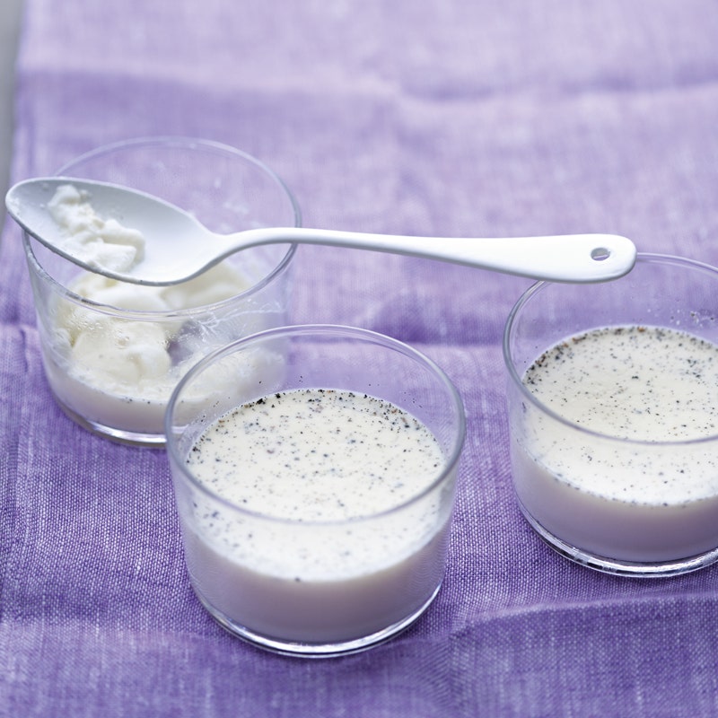Weisse Kaffee-Pannacotta