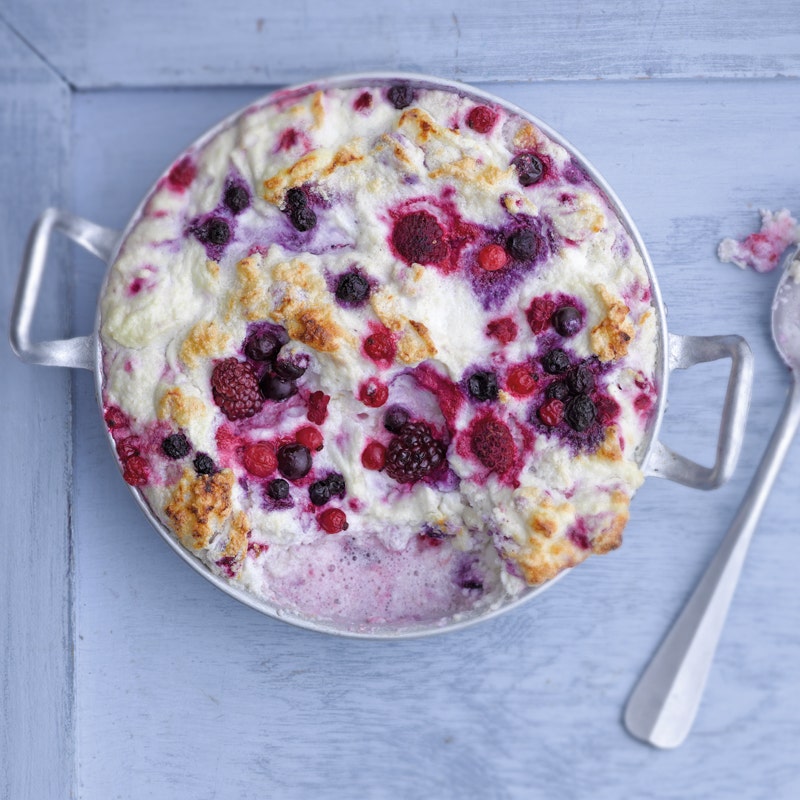 Saftiger Quarkauflauf mit Beeren