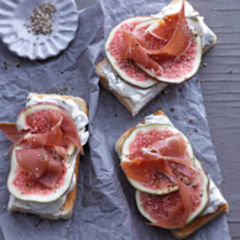 Herzhafte Gorgonzola-Feigen-Ecken mit Serranoschinken