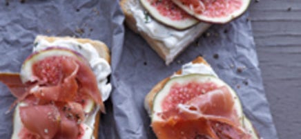 Herzhafte Gorgonzola-Feigen-Ecken mit Serranoschinken