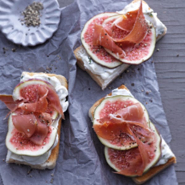 Herzhafte Gorgonzola-Feigen-Ecken mit Serranoschinken