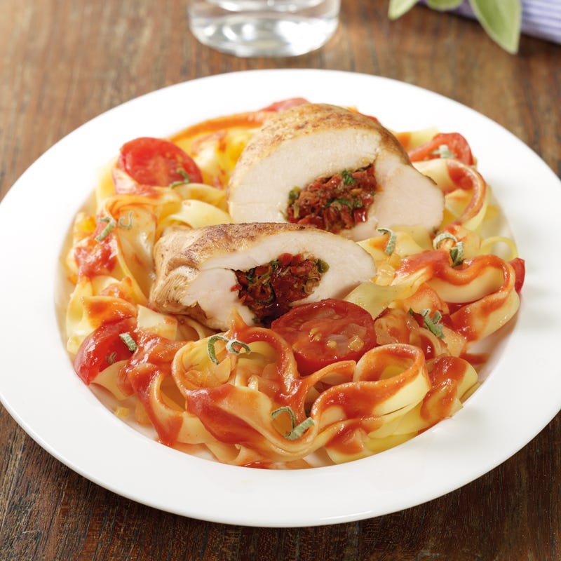 Foto Gefüllte Pouletbrust mit Tomatennudeln von WW