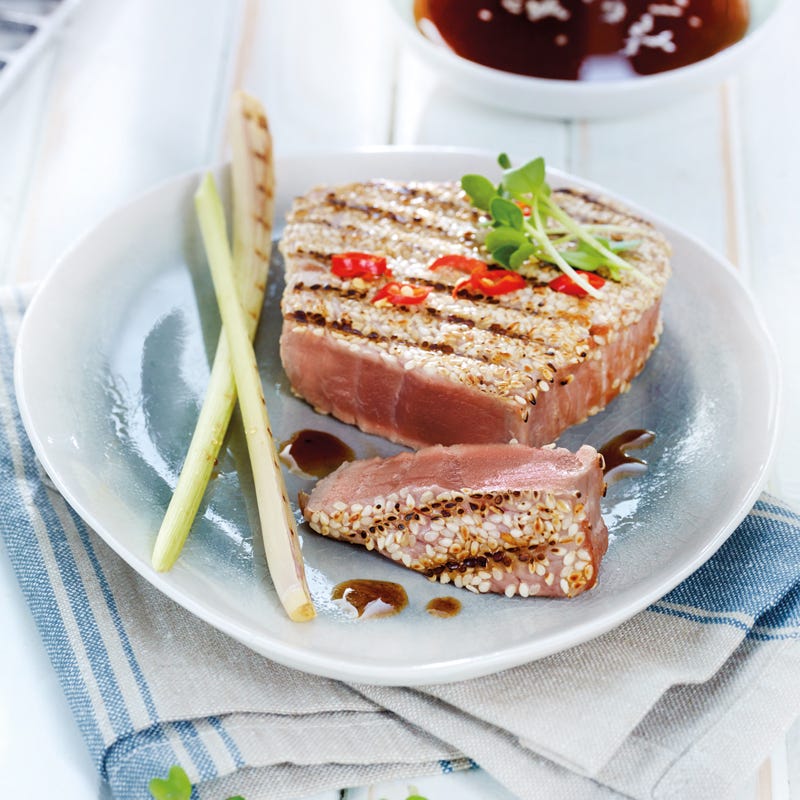 Thunfisch in Sesampanade mit Sojatunke