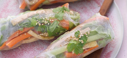 Summerrolls mit Tofu und Erdnussdip