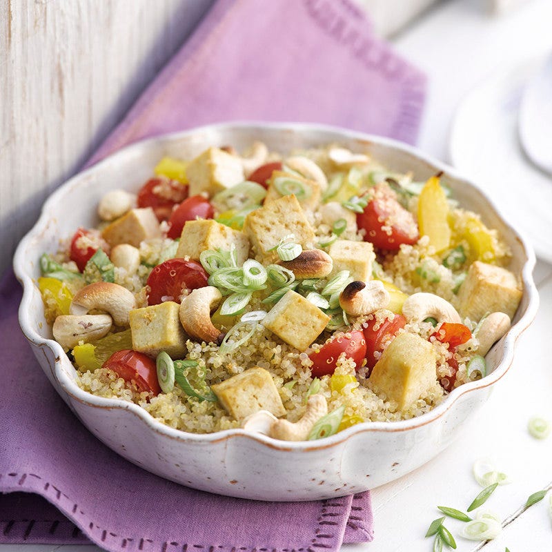 Quinoaauflauf mit Teriyaki-Tofu und Cashewnüssen