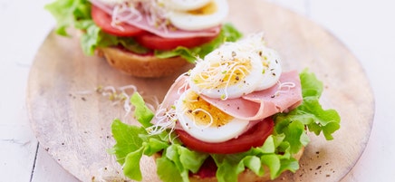 Petit pain à l’oeuf et au jambon