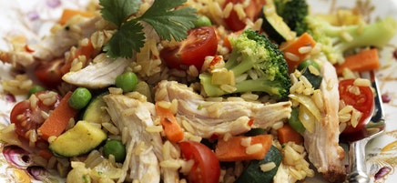 Biryani-Reis mit Poulet und Gemüse