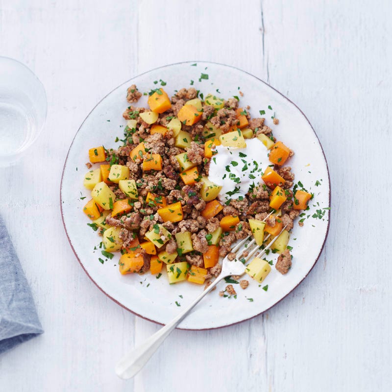 Potée de viande hachée, pommes de terre et carottes