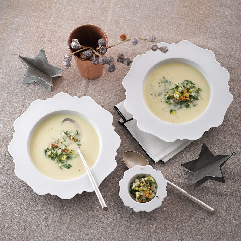 Foto Kohlrabisuppe mit Birnen-Baumnuss-Topping von WW