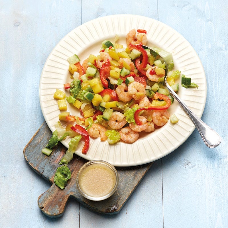 Fruchtiger Salat mit scharfen Crevetten