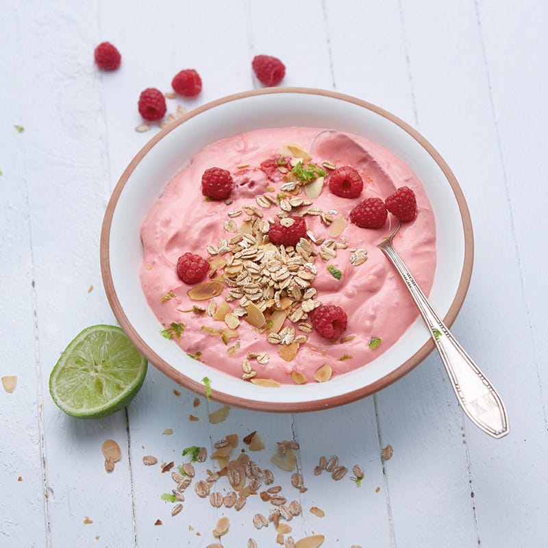 Himbeerquark mit Dinkelflocken