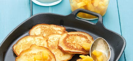 Pancakes mit Ananaskompott
