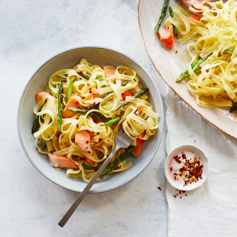 Fettuccine with salmon and asparagus