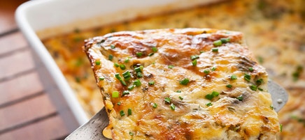 Crust-free cheese and mushroom quiche