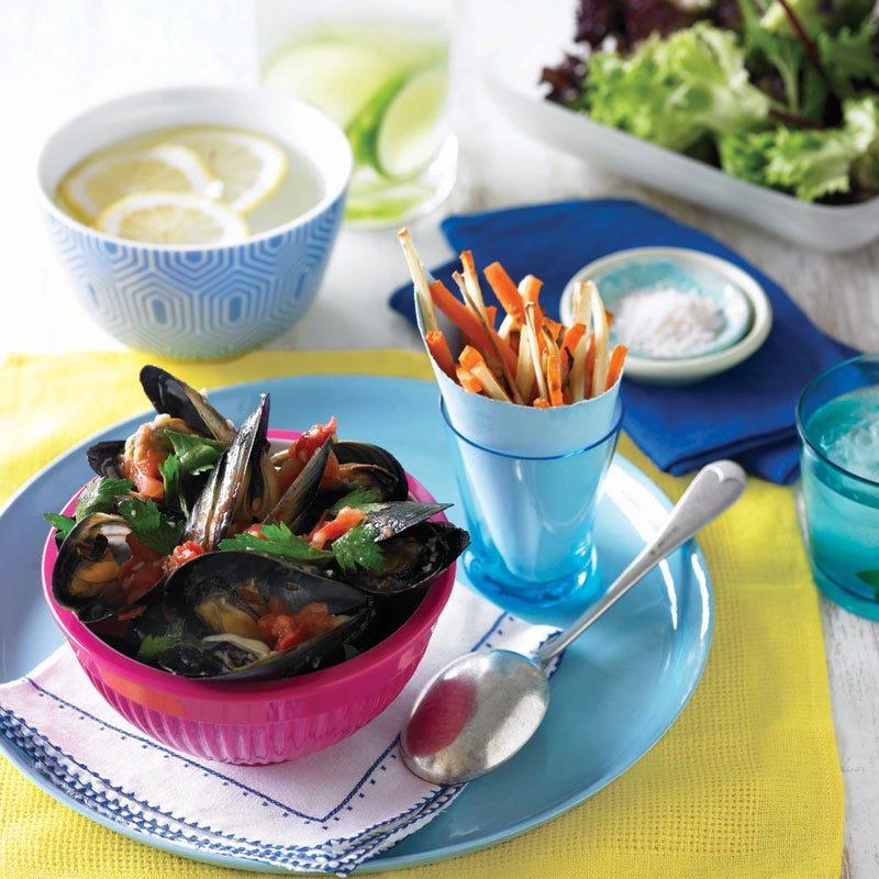 Photo of Mussels in fresh tomato sauce with baked chips by WW
