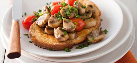 Savoury French toast with mushrooms and tomatoes