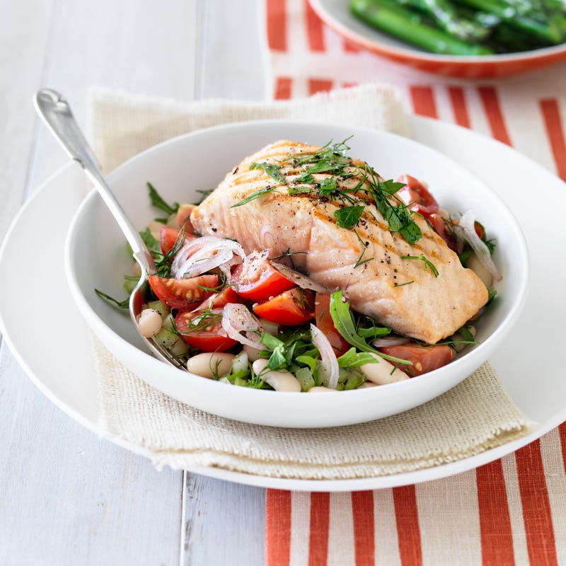 Photo of Grilled salmon with white bean salad by WW
