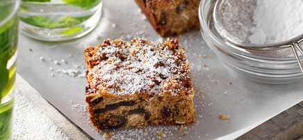 Rolled oat and date slice