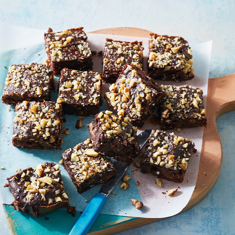 Date and chocolate slice