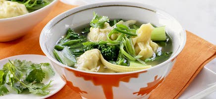 Pork and prawn short soup
