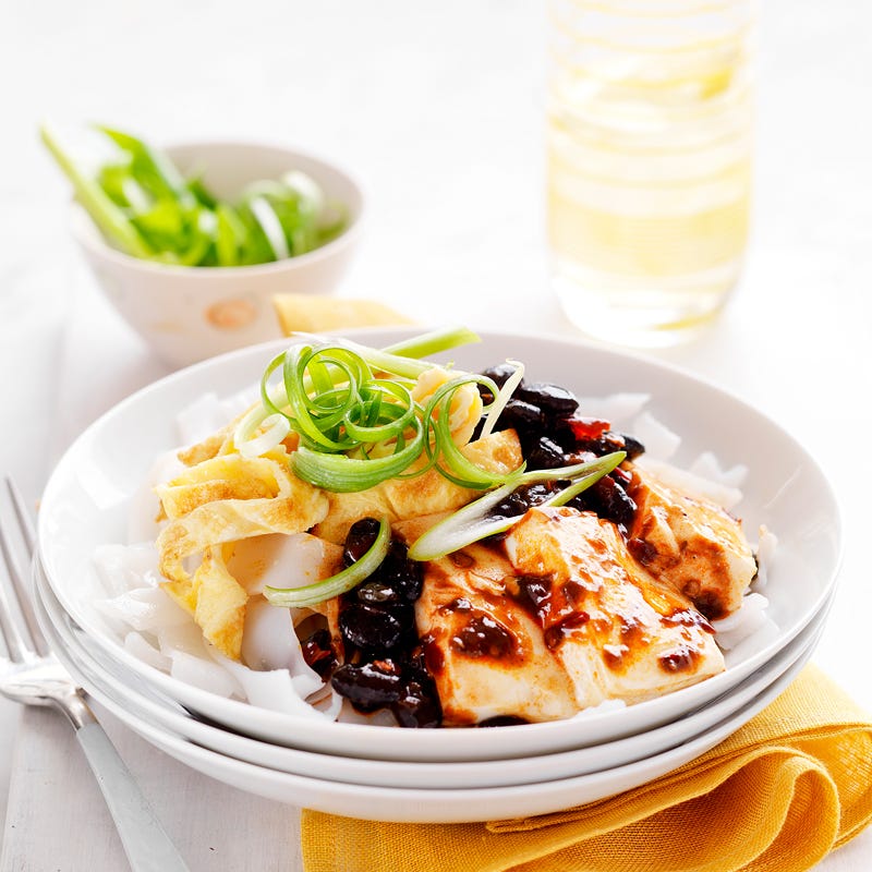 Photo of Rice noodles with tofu and shredded omelette by WW