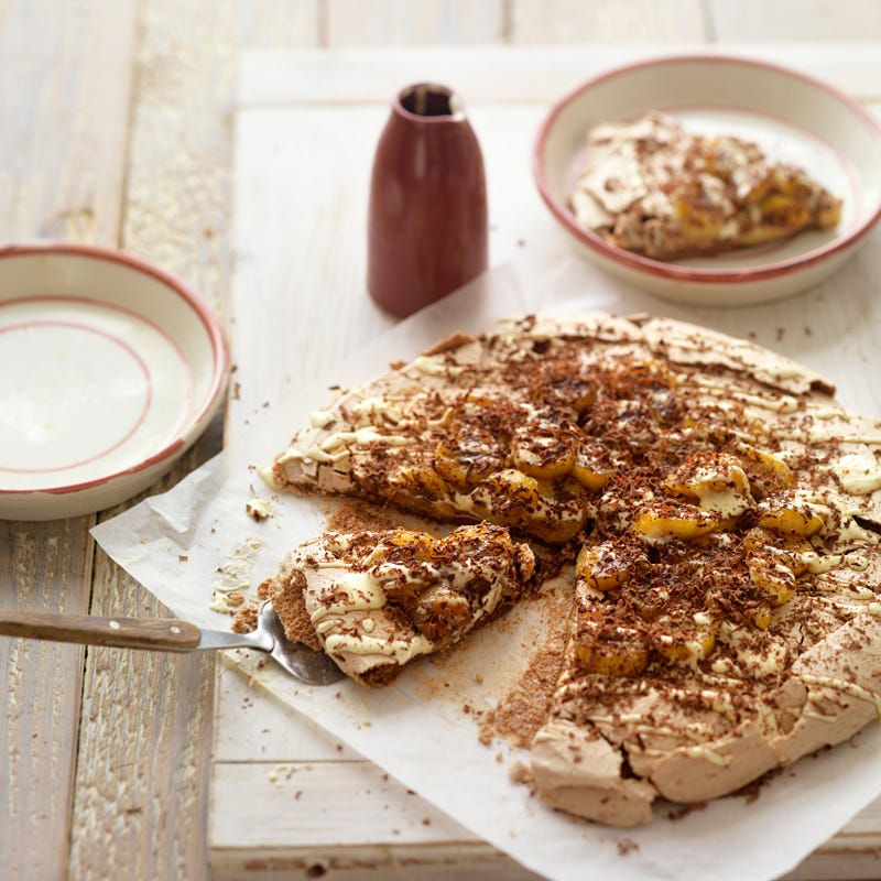 Photo of Mocha pavlova with caramelised bananas by WW
