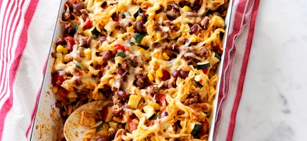 Chilli beef and bean pasta bake