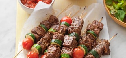 Beef, tomato and zucchini kebabs with chutney