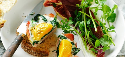 Bacon, egg and spinach bakes