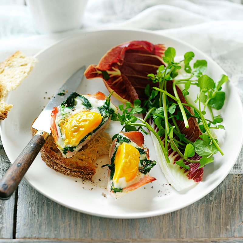 Bacon, egg and spinach bakes