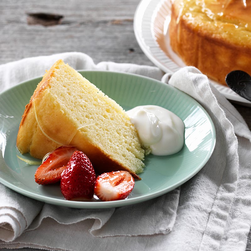 Lemon yoghurt syrup cake