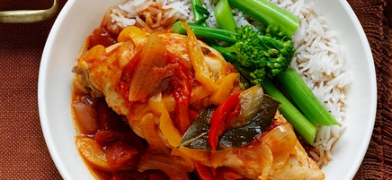 Chicken, capsicum and tomato casserole