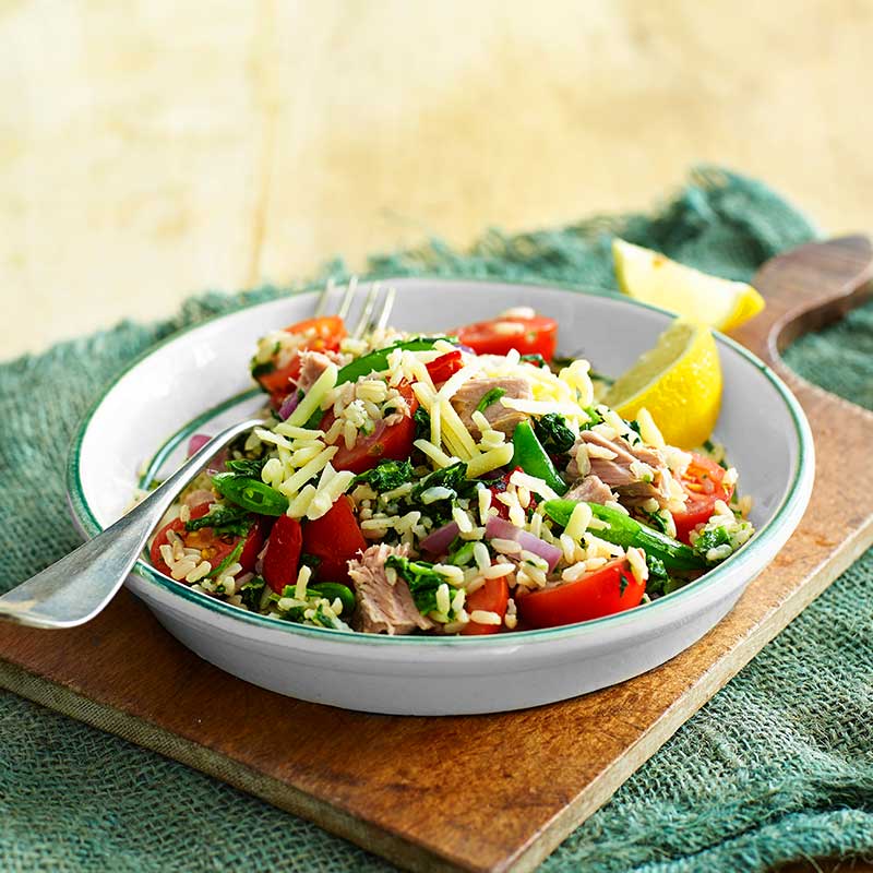 Spinach and tuna rice salad