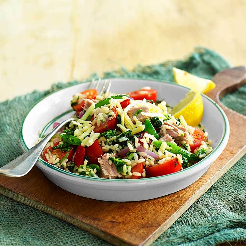 Spinach and tuna rice salad