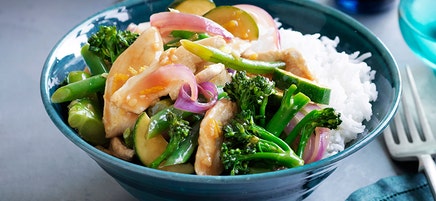 Lemon and garlic chicken stir-fry