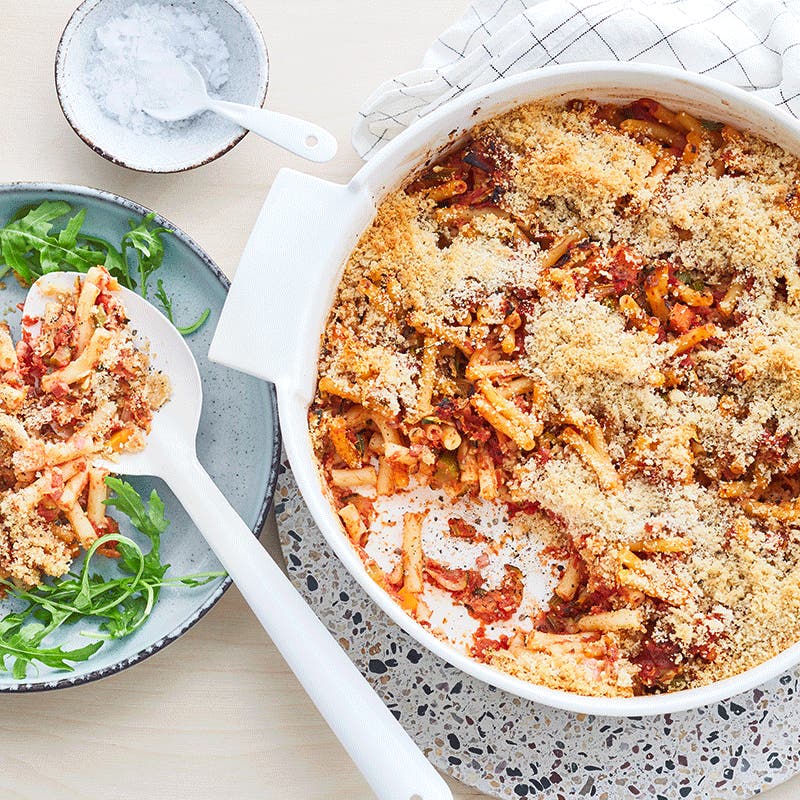 Pasta bake with crumb topping