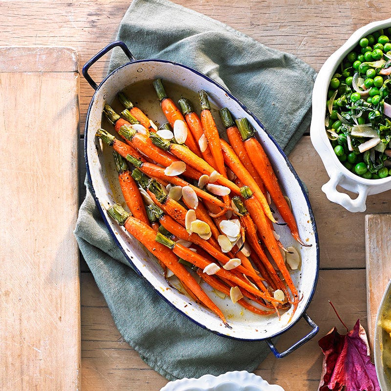 Honey roasted baby carrots with almonds