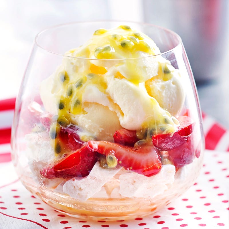 Photo of Pavlova parfait by WW