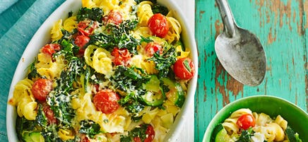 Spinach and tomato pasta bake