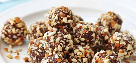 Berry bliss balls
