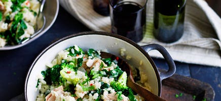 Oven-baked tuna, broccoli and fennel risotto