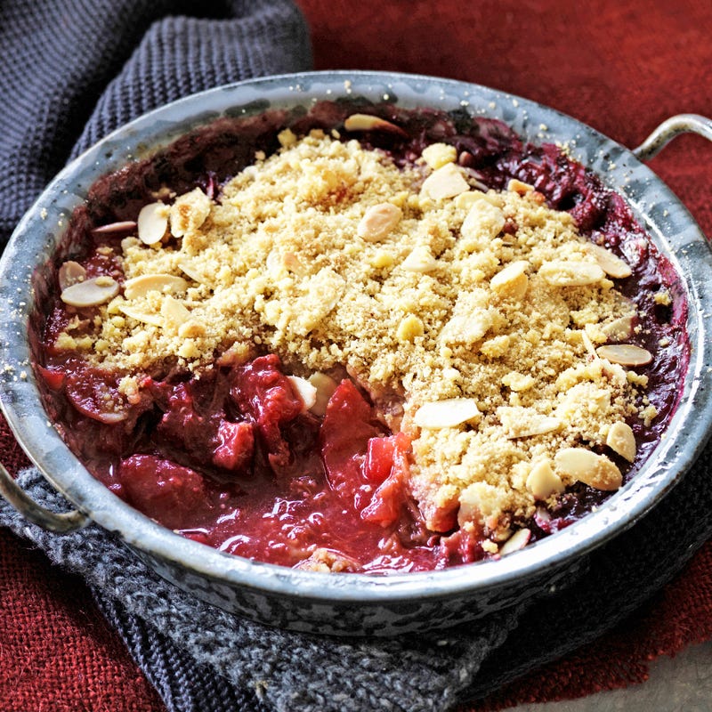 Photo of Rhubarb, pear and raspberry crumble by WW