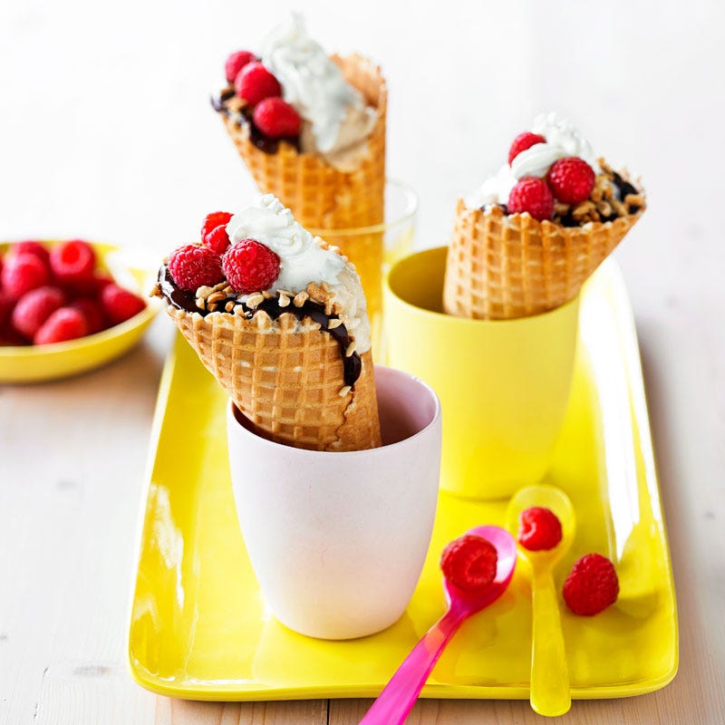 Photo of Banana split with fudge sauce by WW