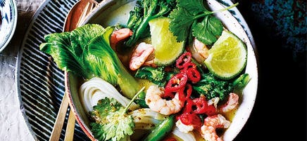 Thai prawn curry with noodles