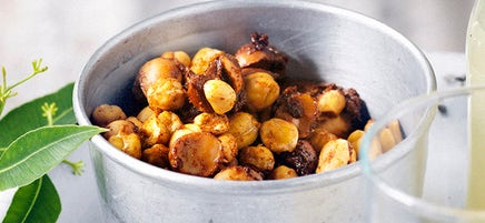 Spiced nut mix