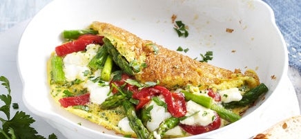Ricotta and asparagus omelette