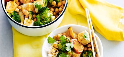 Broccoli, chickpea and tofu curry